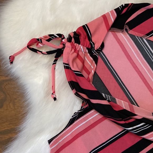 EUC Cute striped cowl neck top in size M - Picture 2 of 6